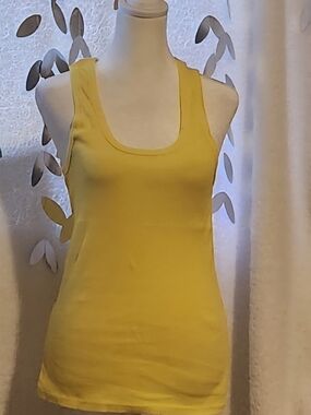 Everyday Scoop Neck Tank Top in Yellow - Unbranded